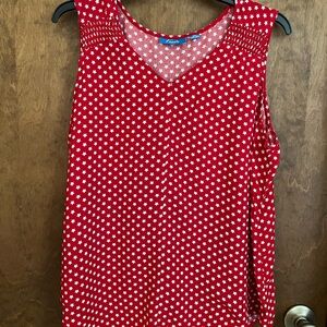 Red Star-Patterned Sleeveless Top